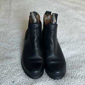 Blundestones 1671 Chelsea boot size 7.5